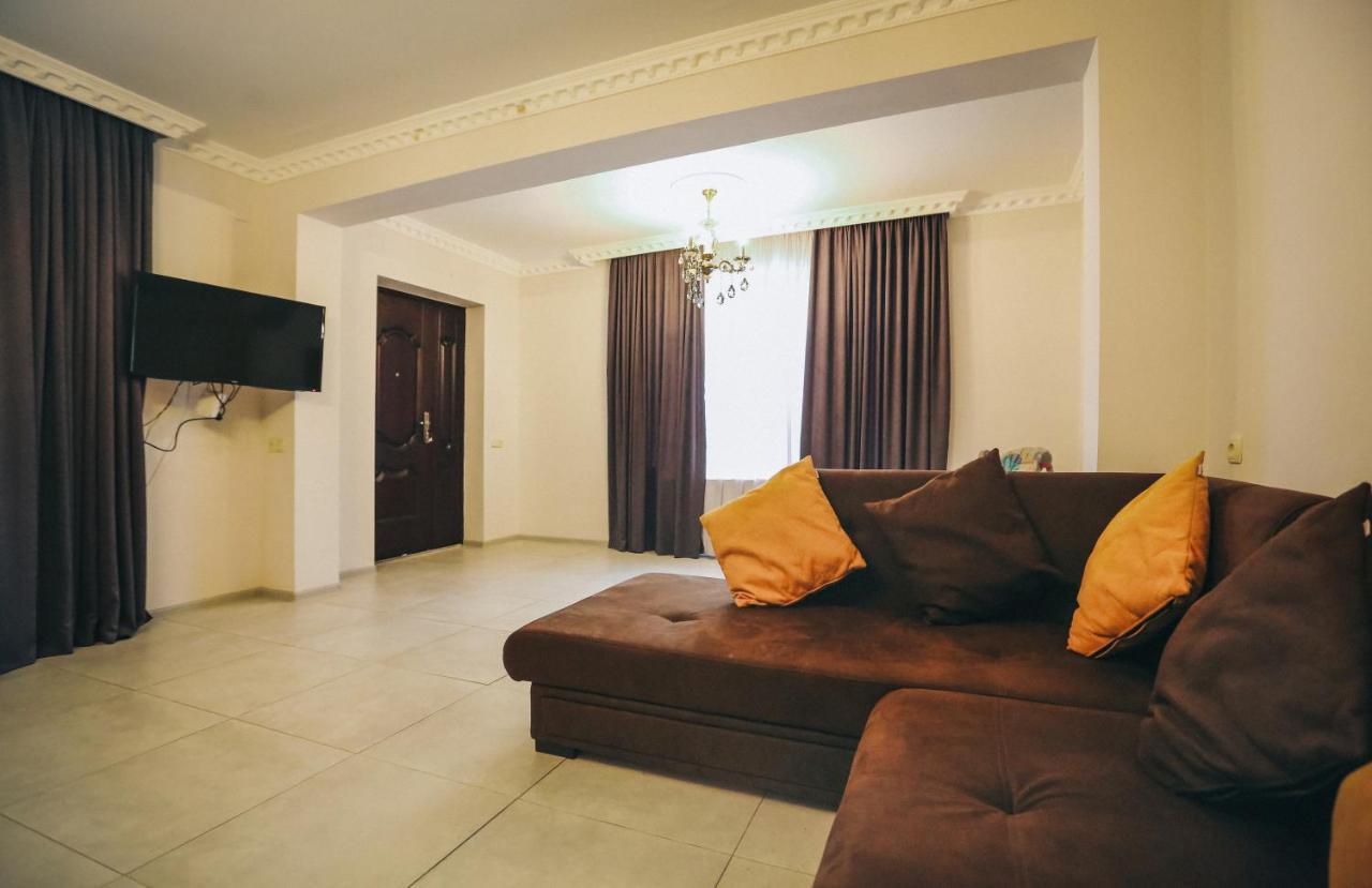 Bebo Babu Guest House Kutaisi Eksteriør billede